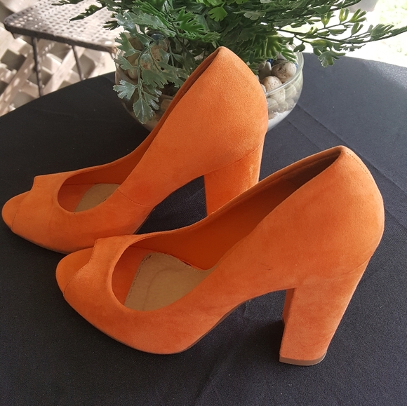 Shoes - Picture 2 of 2